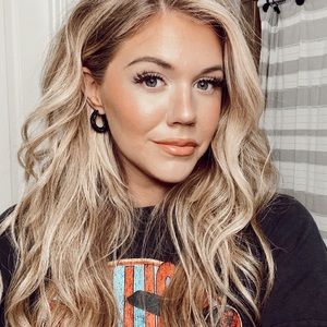 Meet your Posher, Avery